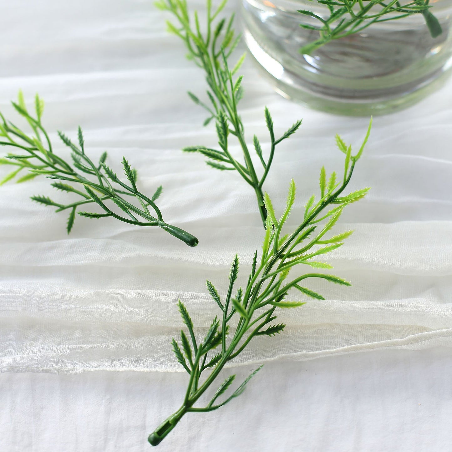 25 Pack Mini Green Artificial Fern Leaf Branch Stems, Flower Vase Filler For Floating Candle Centerpieces 6"