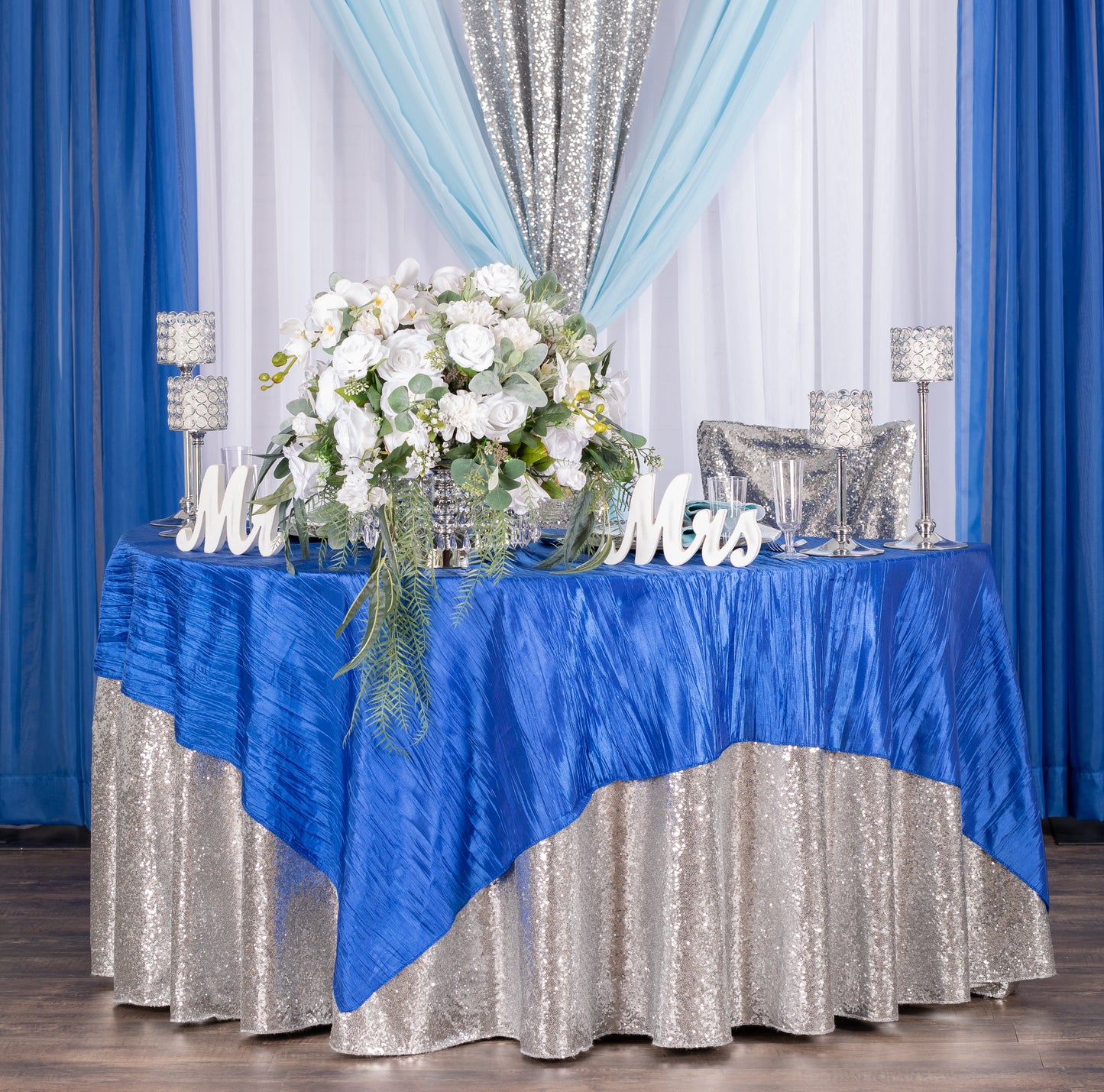 Glitz Sequins 132" Round Tablecloth - Silver