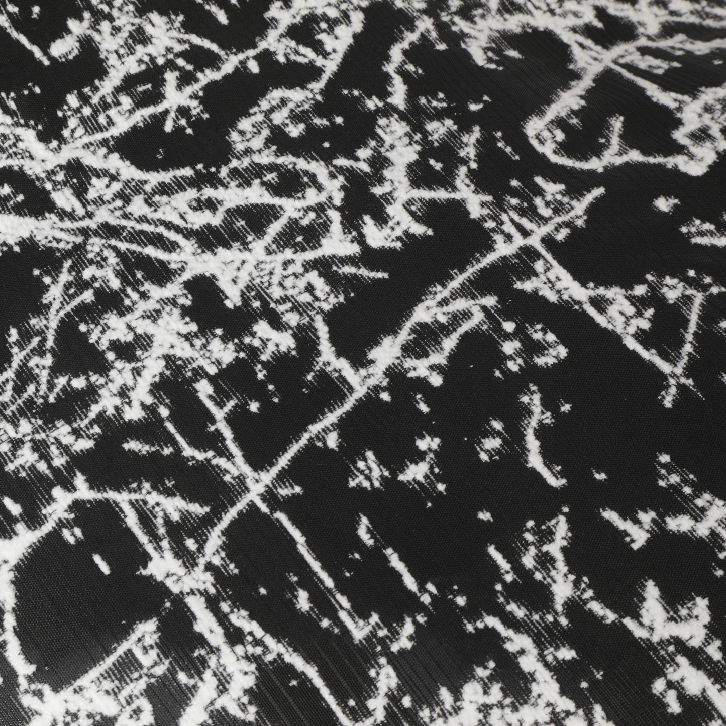 Marble Reversible Jacquard Tablecloth 120" Round - Black